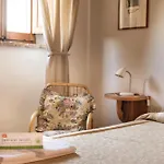 Girolomoni - Monastero Bed & Breakfast 3*