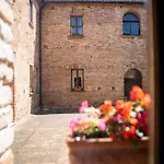 Bed & Breakfast Girolomoni - Monastero Isola del Piano