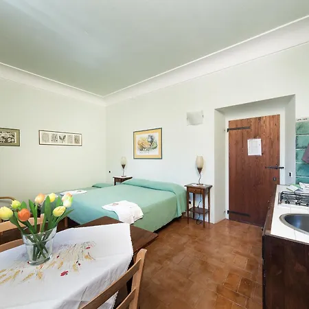Girolomoni - Monastero Bed and Breakfast 3*